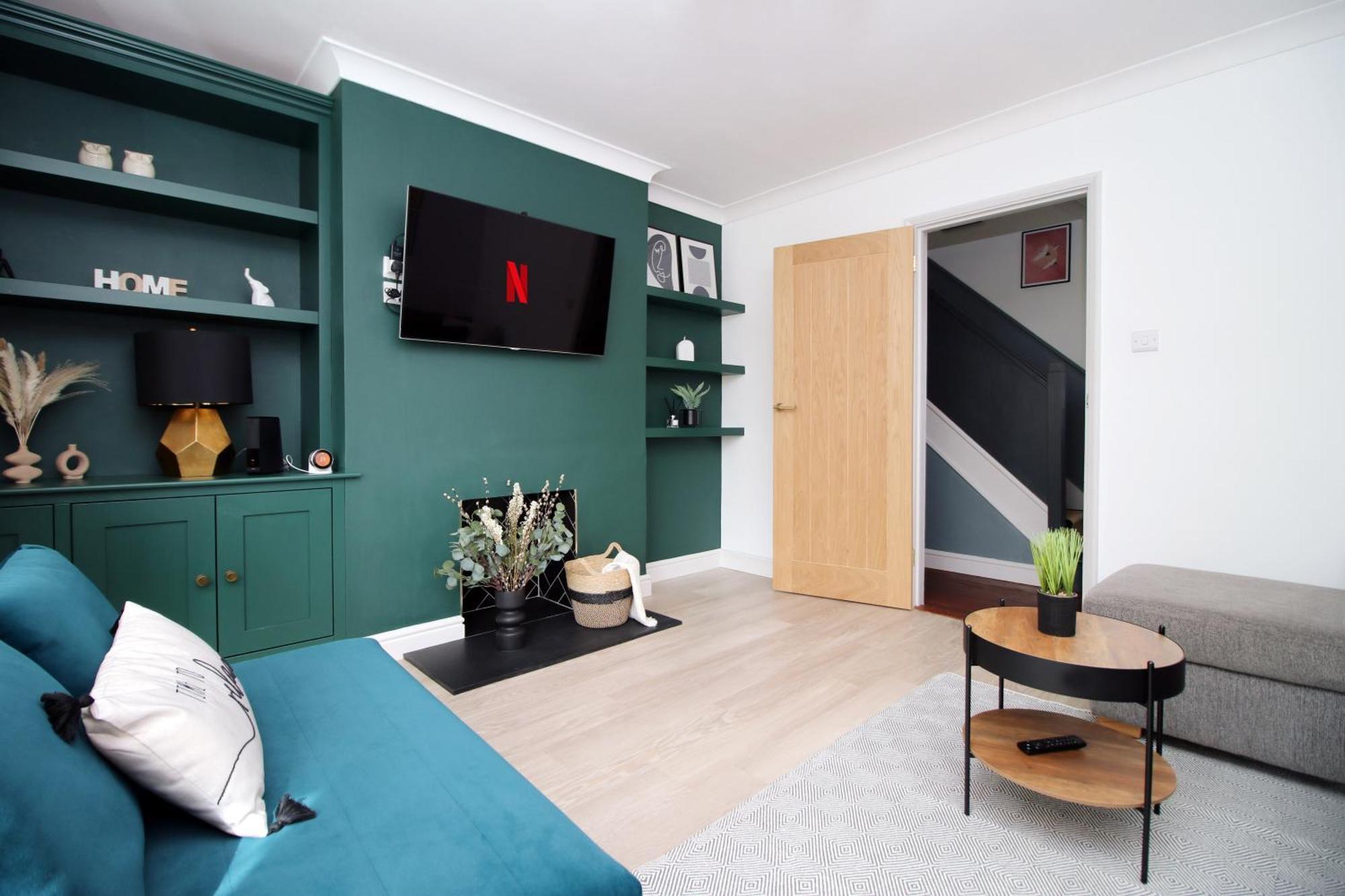 Stylish Home In Bath With Driveway Parking, 10Min From City Exterior foto